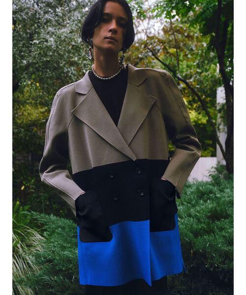 UN3D.（アンスリード）の「スクエアショルダーニットジャケット