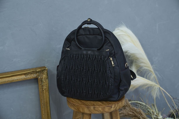 旅バッグにもおすすめ！ママの“2個持ち問題”を解消する「画期的4WAY