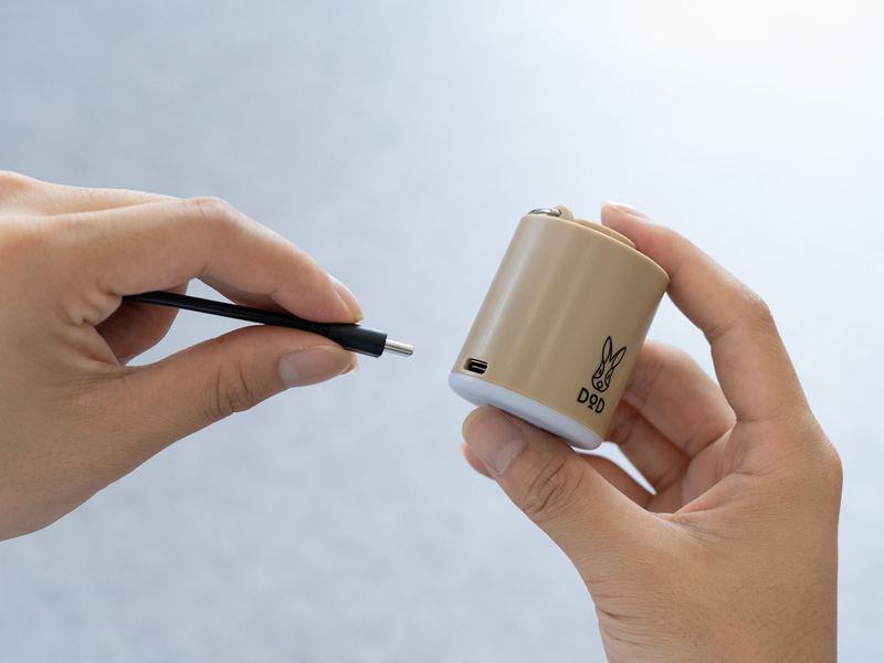 DODから万能型エアポンプ「ソトネノエアポンプ」登場 | キャンプレビュー