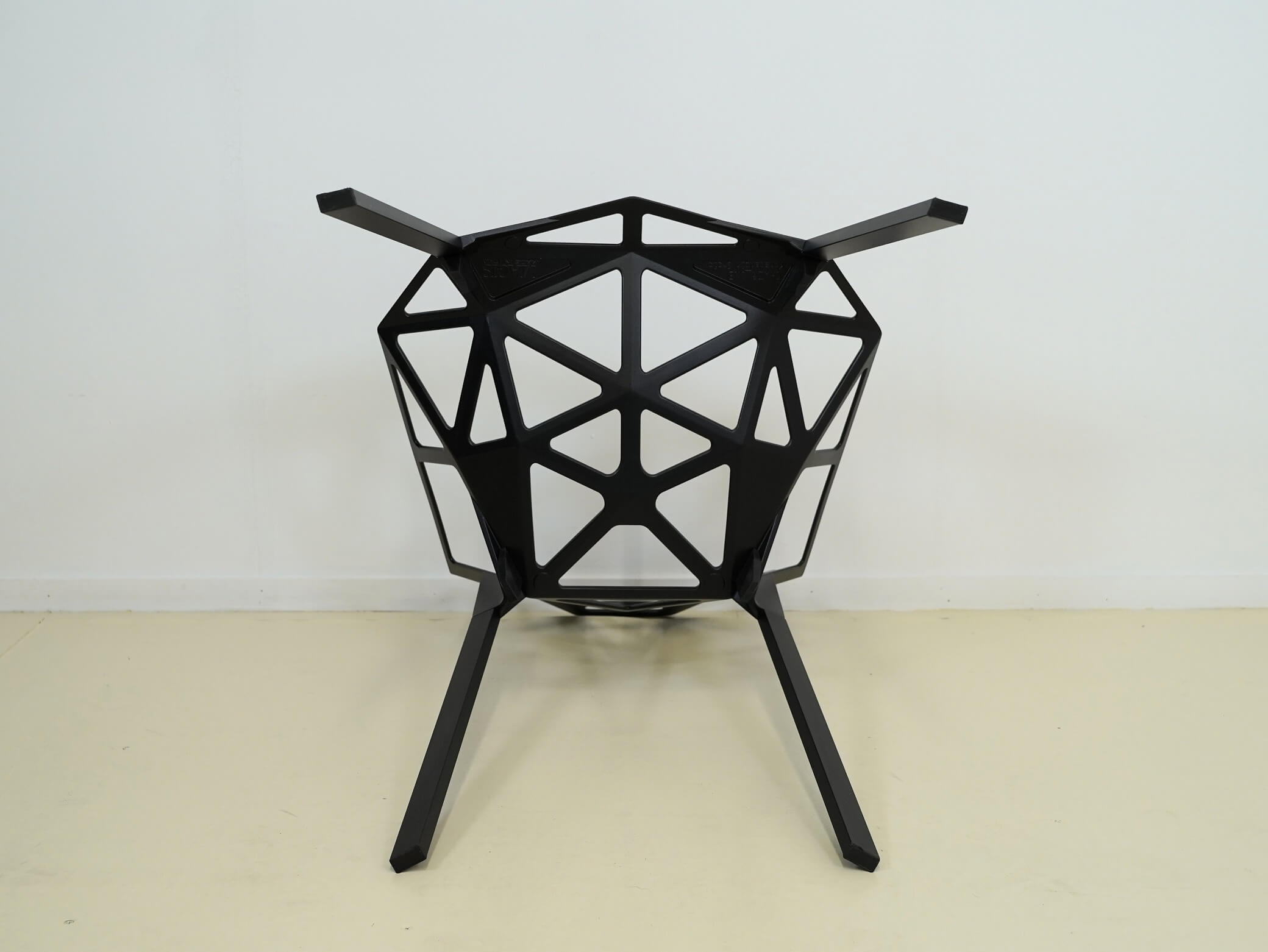 チェアワン ブラック 黒 マジス コンスタンチン・グルチッチ 中古