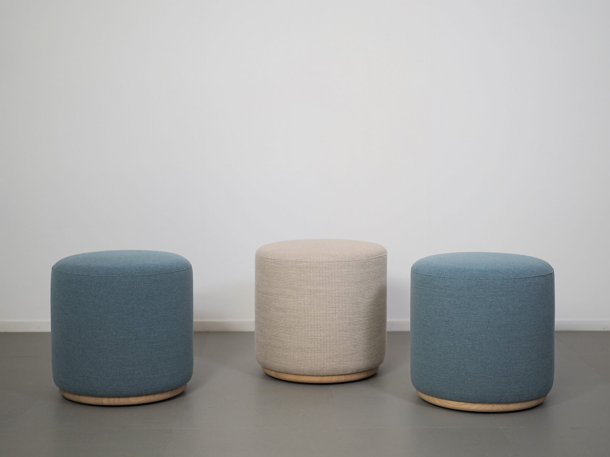 エレファント プーフ タスク スツール オットマン キャスター付