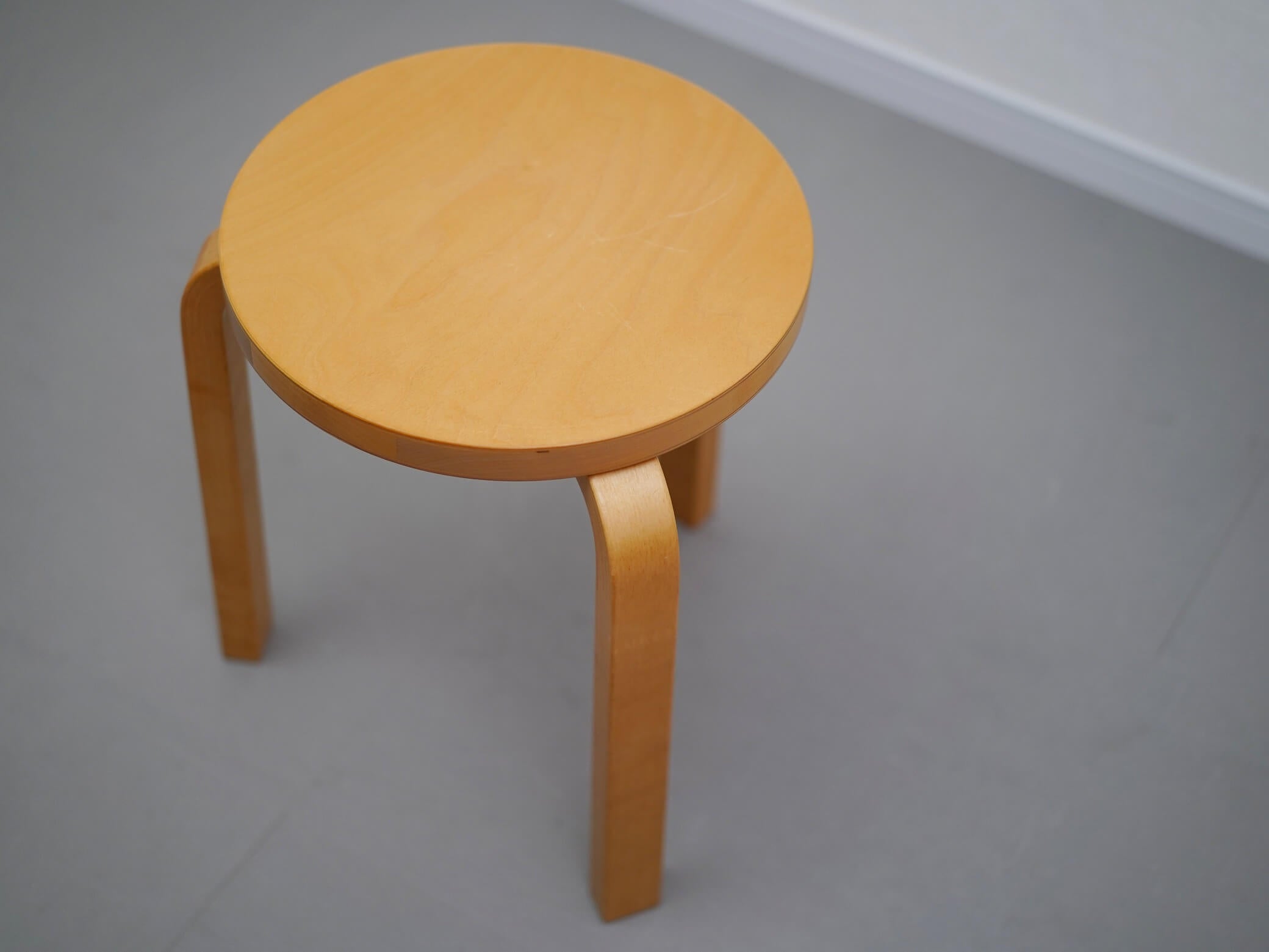 スツール60 バーチ ハニーステイン 3本脚 アルヴァ・アアルト