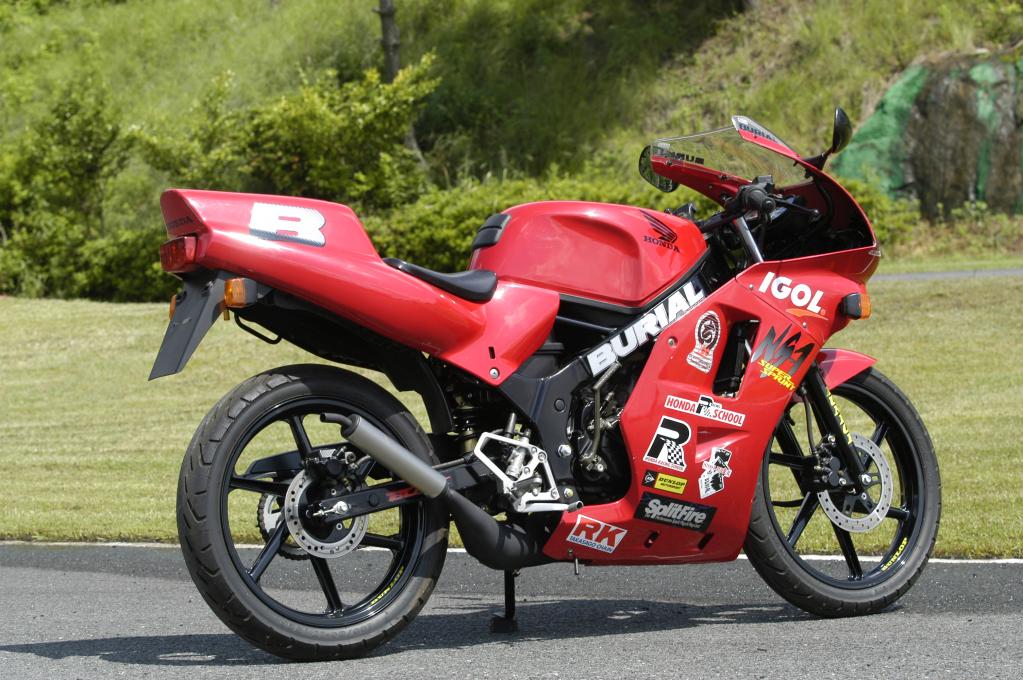 ホンダ NS-1】タンクの位置に騙された!? ”大容量24Lセンタートランク