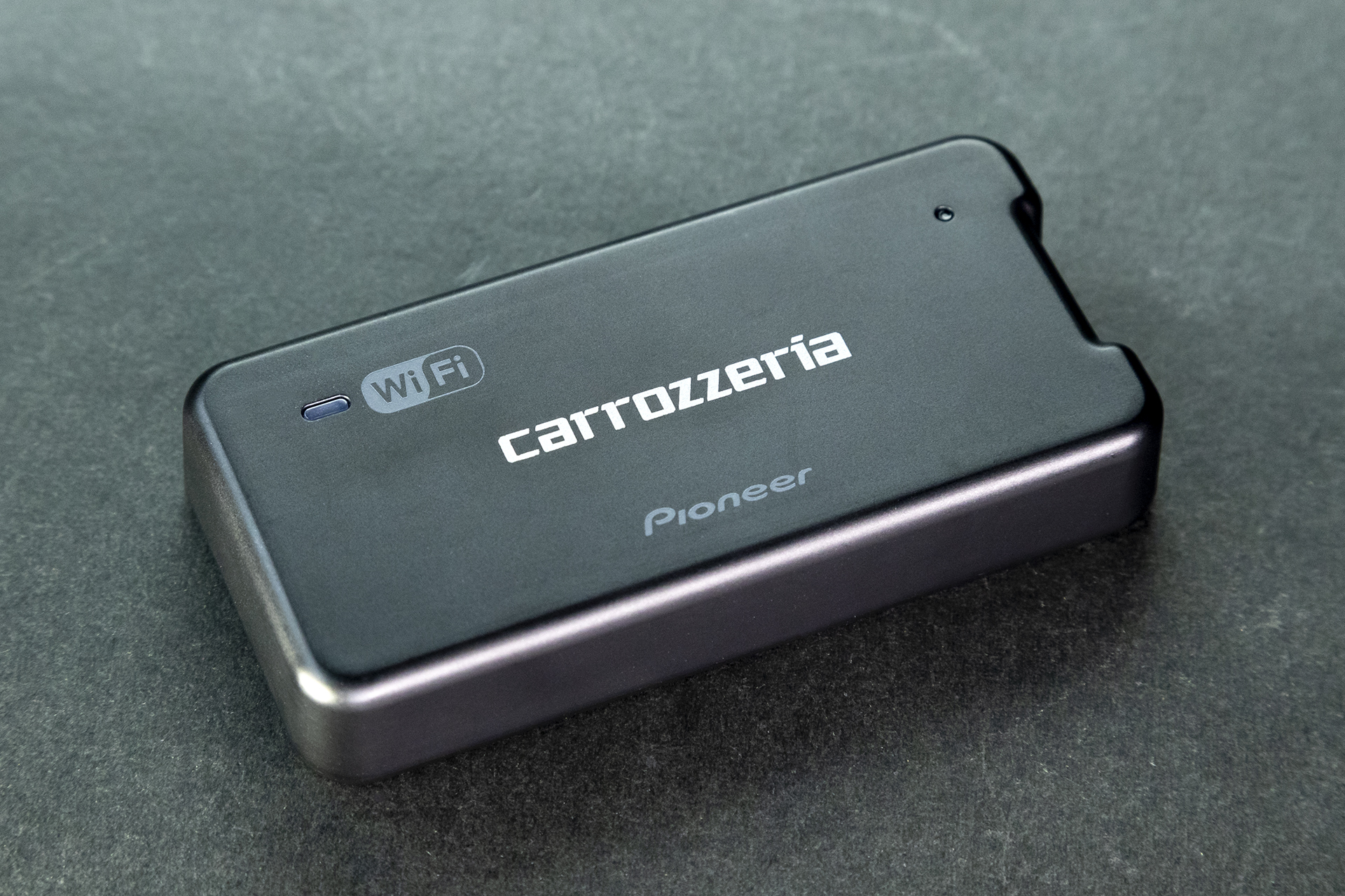 ネットを定額で使いたい放題、パイオニアの車載用Wi-Fiルーター「DCT