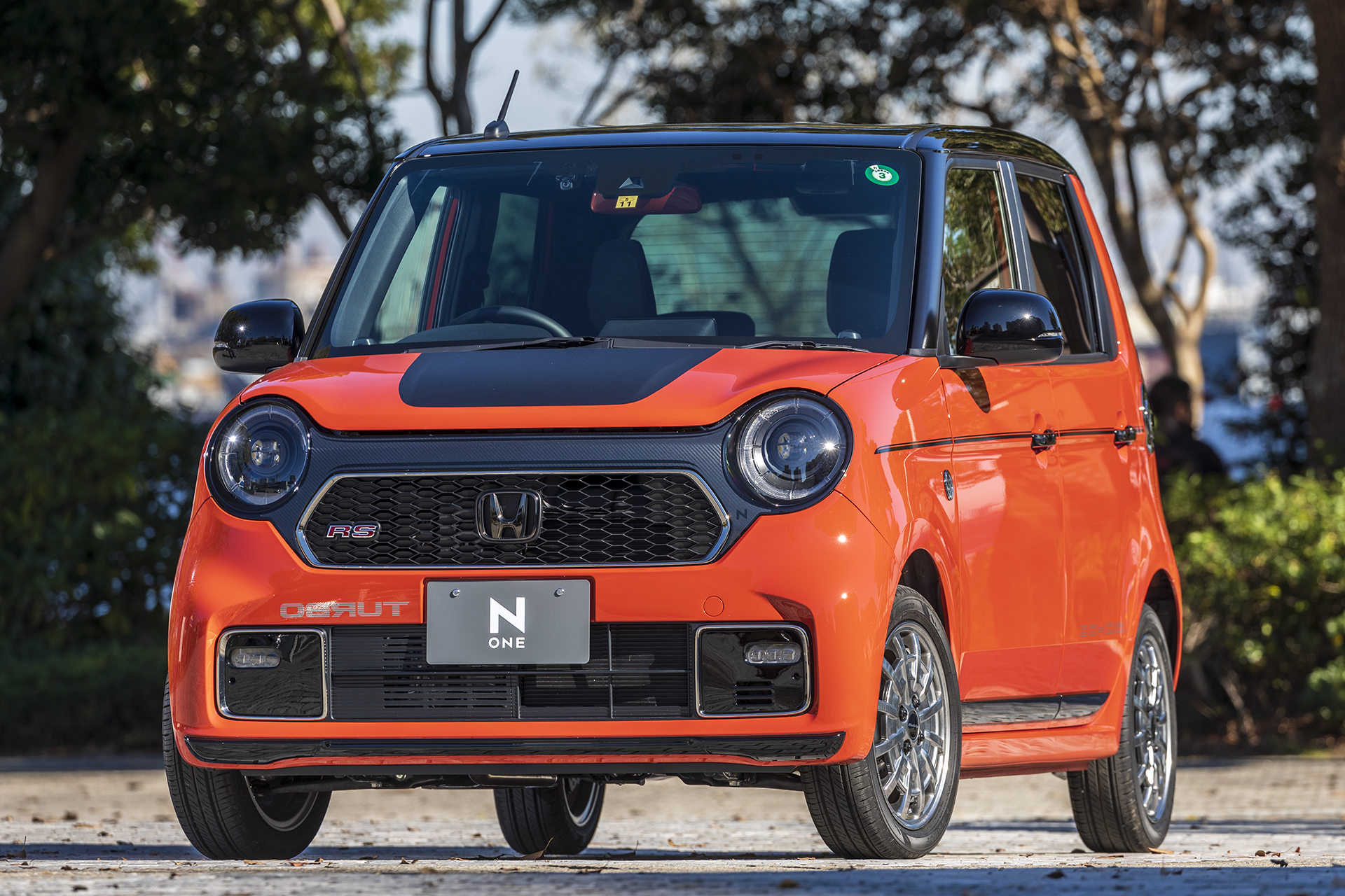 ホンダアクセス＆無限によるホンダ「N-ONE」RS用純正アクセサリー装着