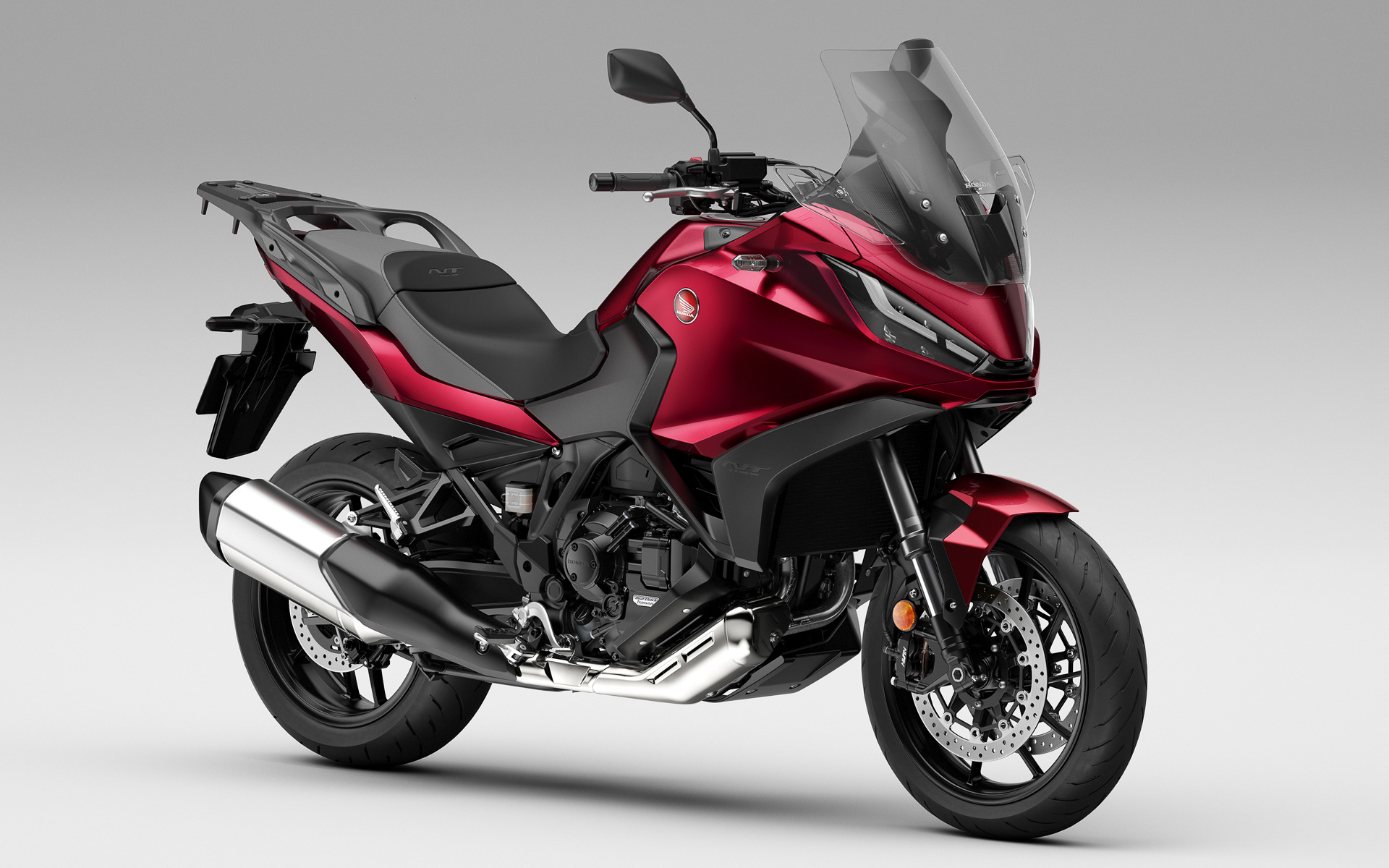 ホンダ、大型スポーツツアラー「NT1100」に新色「キャンディークロモ