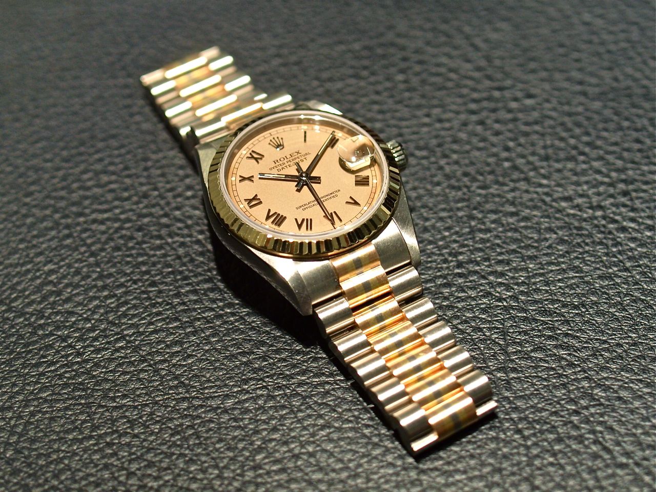 ゴールドの共演、トリドール：ロレックス デイトジャスト Ref.68279BIC
