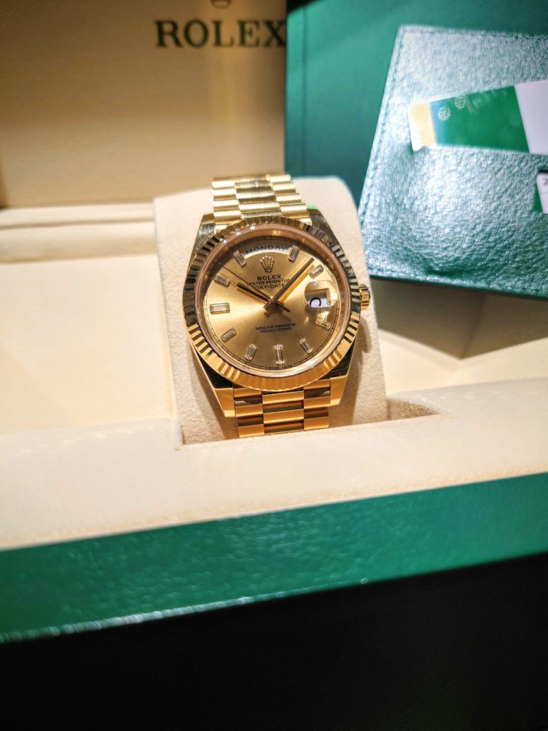 ロレックス デイデイト40 18KYG ゴールド文字盤 Ref.228238Aをお買取り