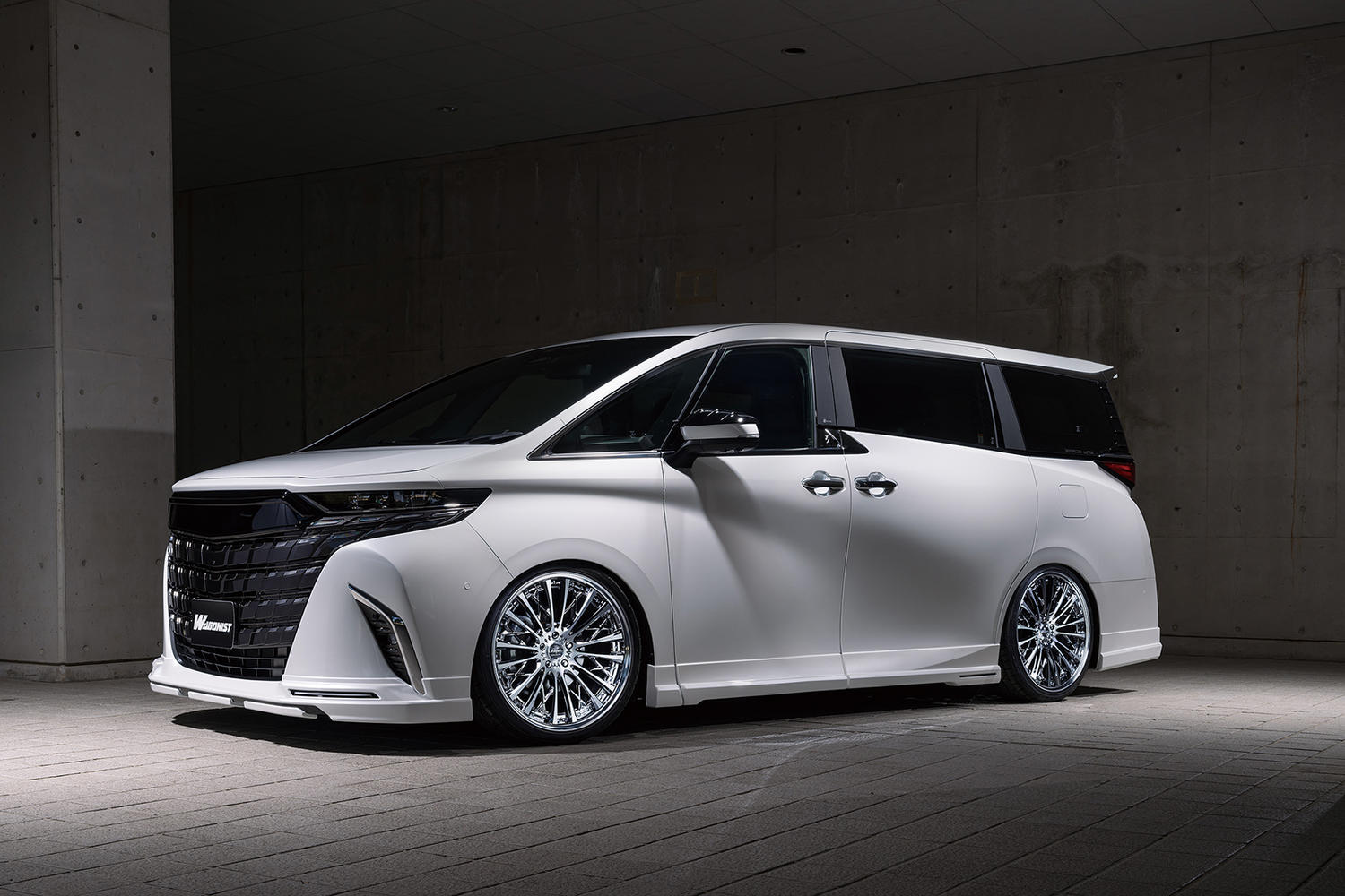 新型アルファード＆ヴェルファイアの格をさらに引き上げる！ ウェッズ