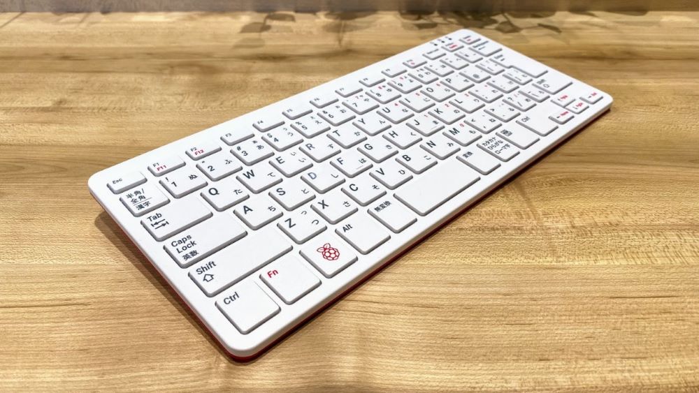 見た目はキーボードで実はPC、「ラズパイ400」日本版を動かして考えた