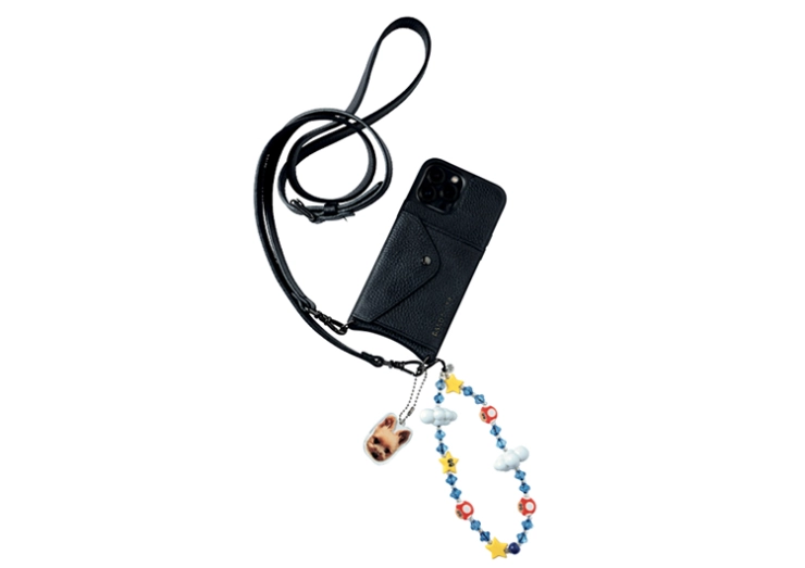 神崎恵】のバッグ＆ポーチの中身♡名品からトレンドまでさすがな