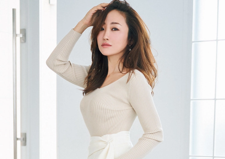 神崎恵、色気のある着やせ術♡大きめやピタッと服で華奢見えさせる冬の