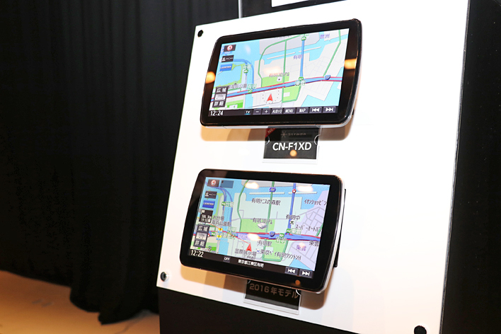 パナソニック、見やすい角度に調整可能な9型大画面カーナビ、新型