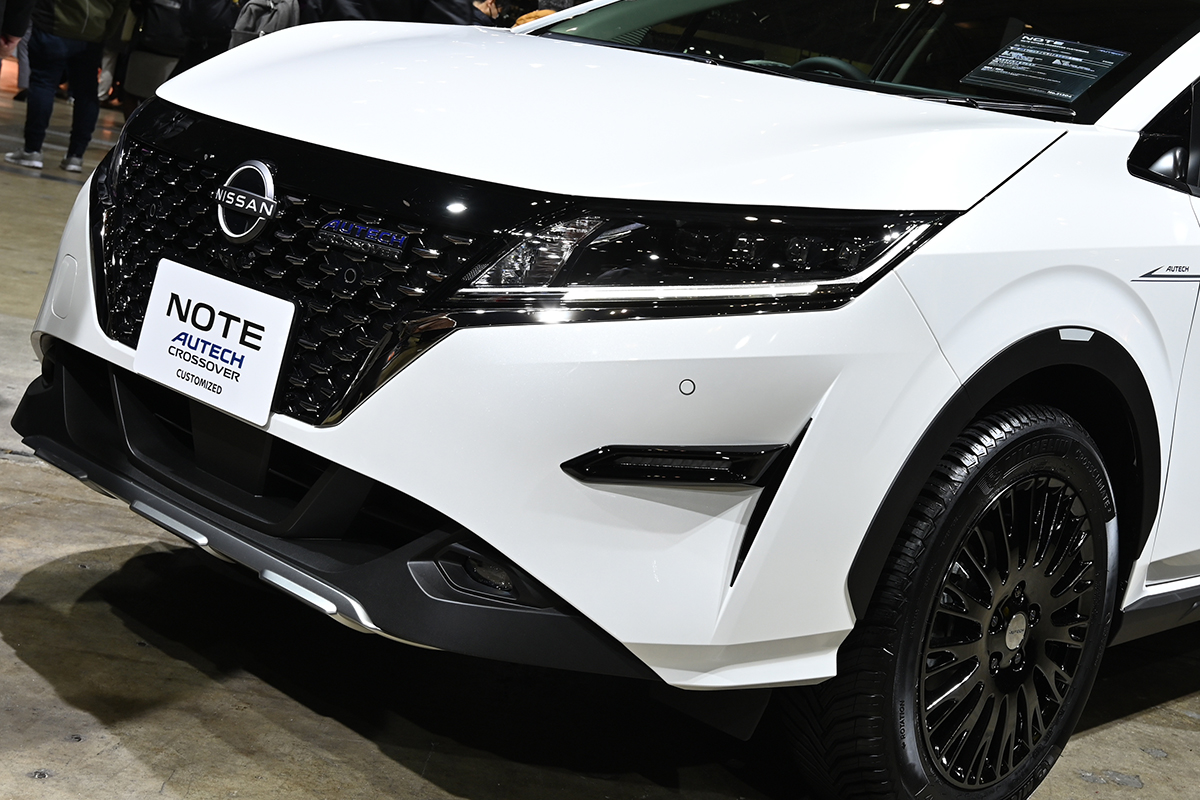 日産 ノートAUTECH CROSSOVER CUSTOMIZED、リフトアップ＋オール