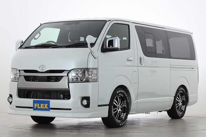 ハイエースをスタイリッシュに仕上げるオリジナルパーツ「Delfino Line