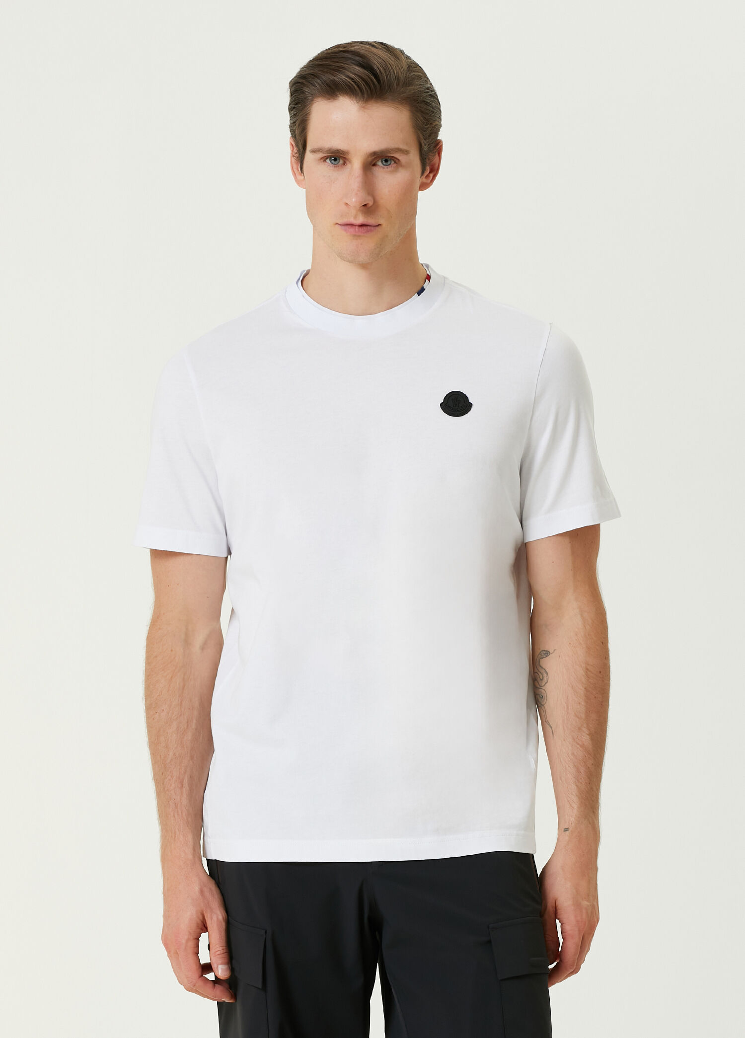 Moncler - Beyaz Logo Detaylı Basic T-shirt - Beyaz