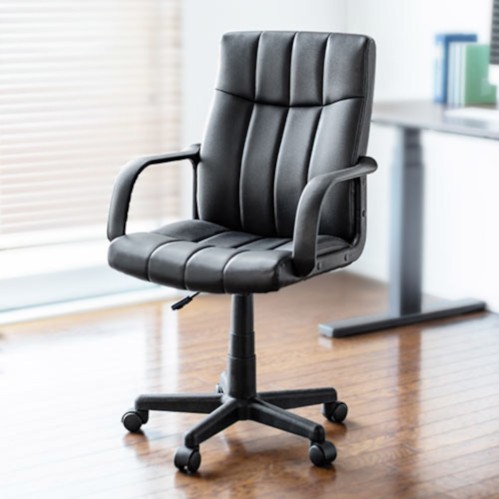 書斎椅子（オフィスチェア・レザーチェア・肘掛け・クッション・ミドル