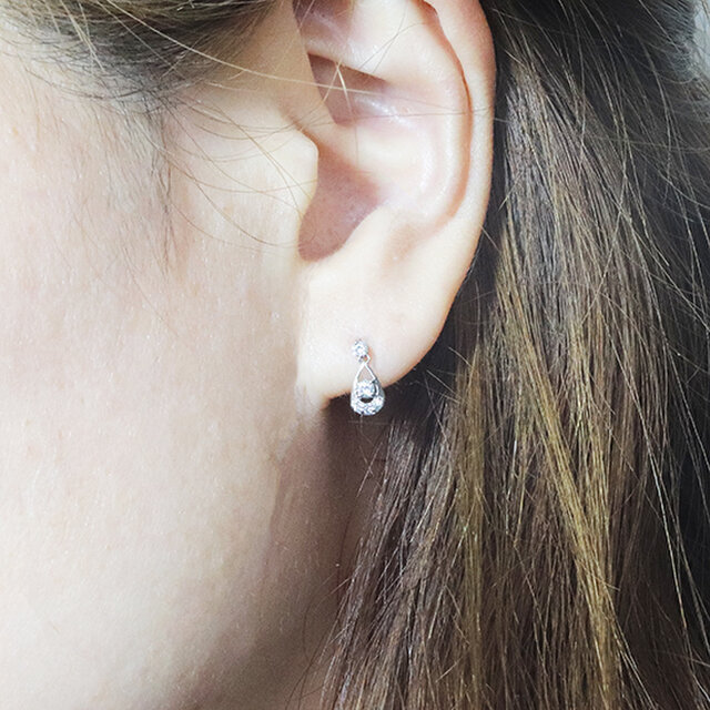 プラチナ ティアドロップ デザインピアス 0.20ct 天然ダイヤモンド