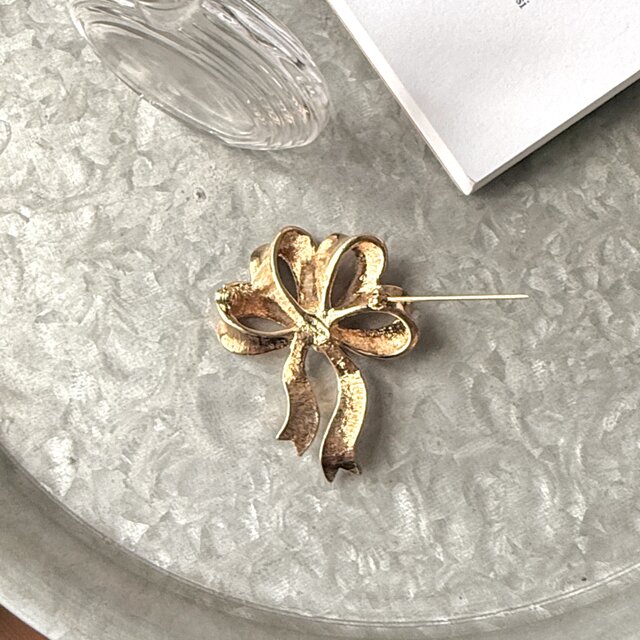 SCA56-【 AVON 】エイボン・ヴィンテージブローチ Gold Tone Faux