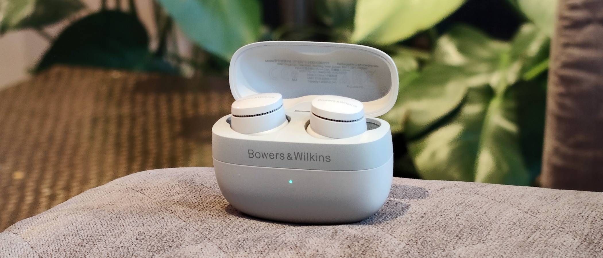 Bowers & Wilkins Pi6 review: great sounding earbuds with a classy
