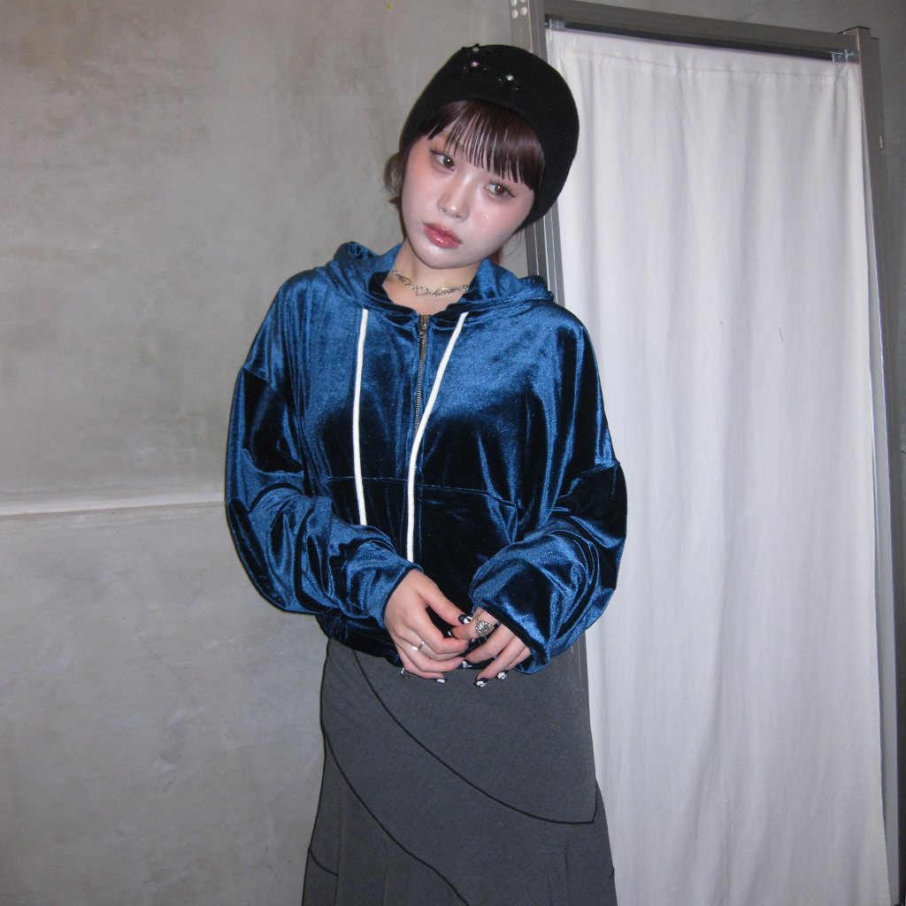 ベルベットクロップドジップパーカー | ファッション通販サイト NUGU
