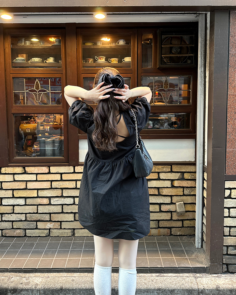 バックストリングパフスリーブミニワンピース | ファッション通販