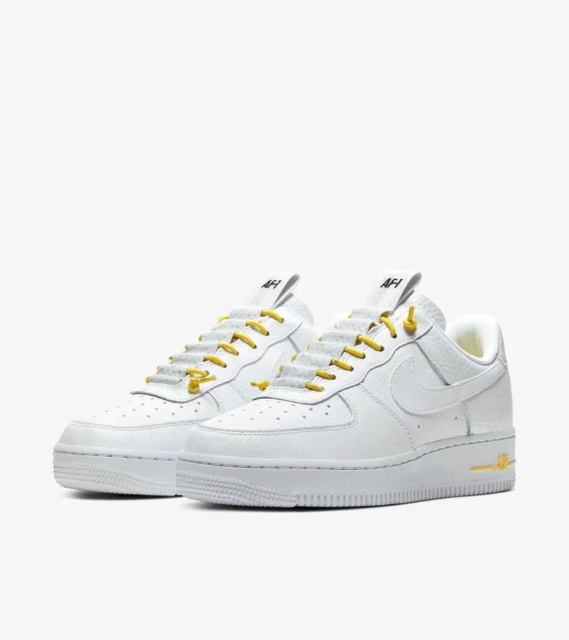 スニダンで購入可】NIKE AIR FORCE 1 LUX 