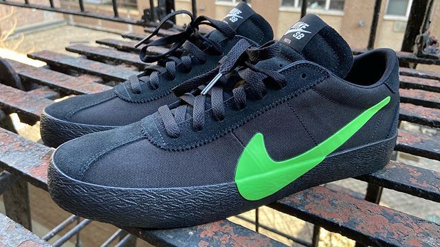 ポエット×ナイキSB ブルイン QS【1/11発売】 | スニーカーダンク