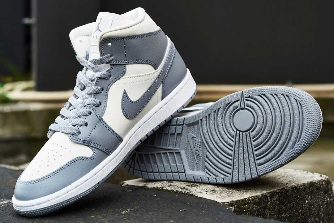 スニダンで購入可】11/15発売 Nike WMNS Air Jordan 1 Mid 
