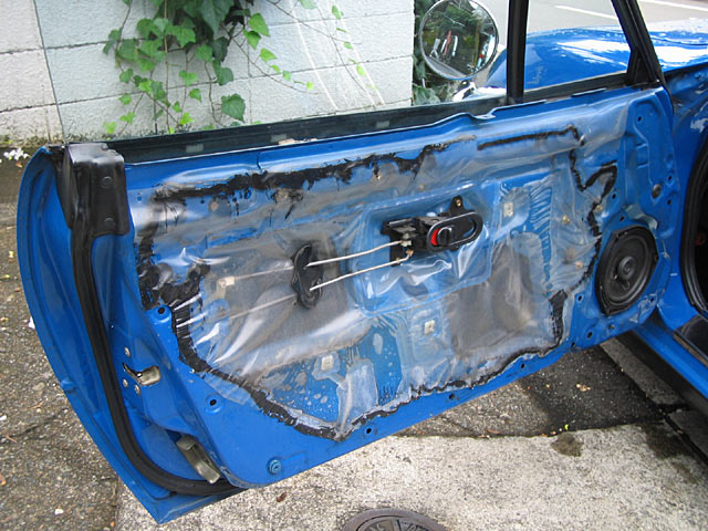 キックプレート取り付け（マツダ ユーノスロードスター・NA）by 雪っち