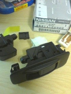 パワーウィンドウスイッチ交換 （旧品番が廃盤）（日産 シルビア）by