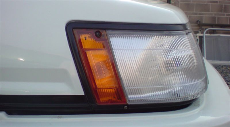 トヨタ純正 コーナーレンズ． のパーツレビュー | カローラレビン