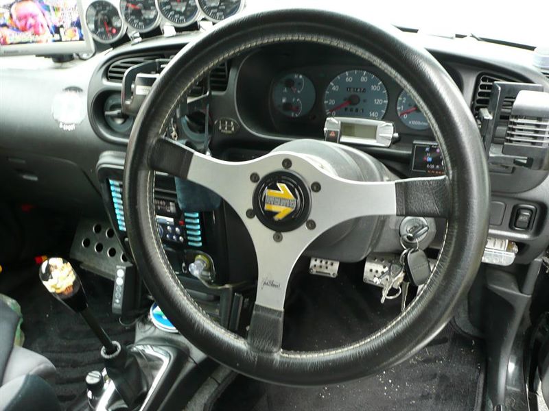 MOMO ジャッキースチュワート風ステアリング のパーツレビュー | ミラ