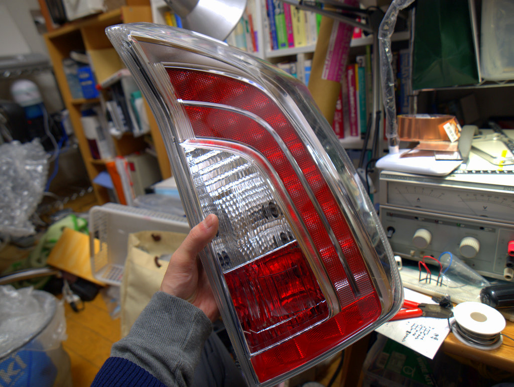 プリウス後期 テールランプ 加工編（全灯化など）（トヨタ プリウス