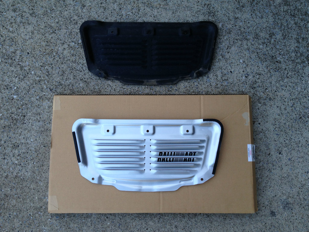 エンジンフードフィンパネル交換（三菱 コルトラリーアートバージョンR