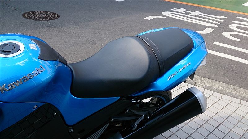 シングルシートカウル取り付け（カワサキ ZX-14R）by シルヴァーク