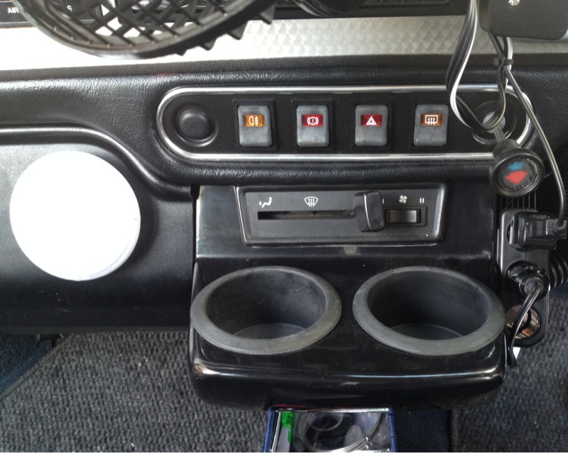 ディンキーNEOドリンクホルダー(MT用)（ローバー ミニ・MK X）by 黒