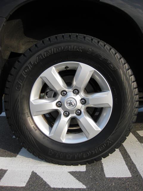GEOLANDAR I/T-S 275/65R17（スタッドレスタイヤ付けました）（トヨタ