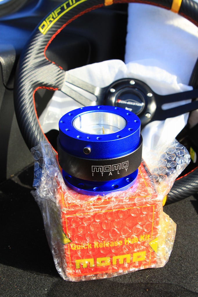 momo クイックリリースボス取り付け(*´▽｀*)（マツダ RX-7・FD）by