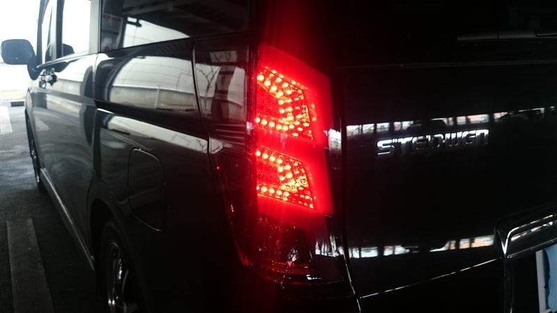 TYC COLIN LEDテールランプ取り付け（ホンダ ステップワゴンスパーダ