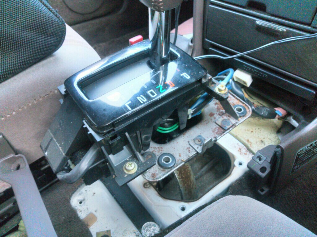 シフトレバーのガタ付き修理（トヨタ マークII）by ひらやま@X81パパ