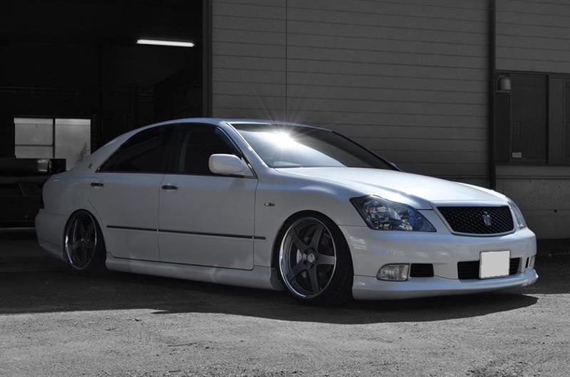 18クラウンエキゾーストマニホールド取り付け（トヨタ クラウン