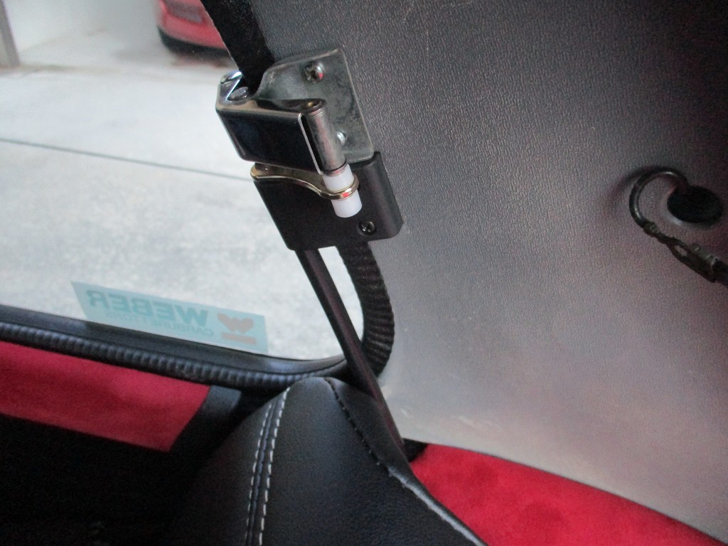 開閉式クォーターウインドの電動化（右のみ）（ローバー ミニ・MK VI