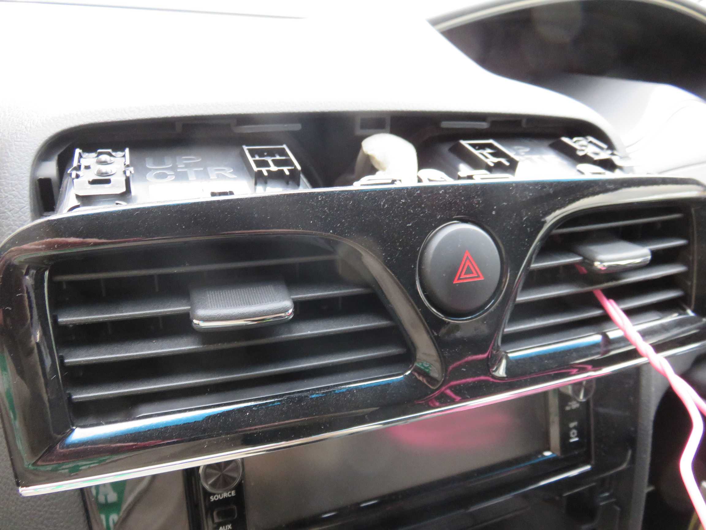 純正ナビの取り外し…（日産 セレナ・C26）by ゆうくま - みんカラ