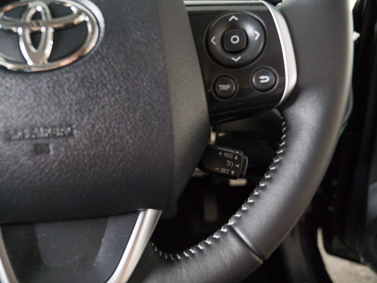 純正クルーズスイッチ取り付け（Pivot 3-drive · α 3DA-C）（トヨタ