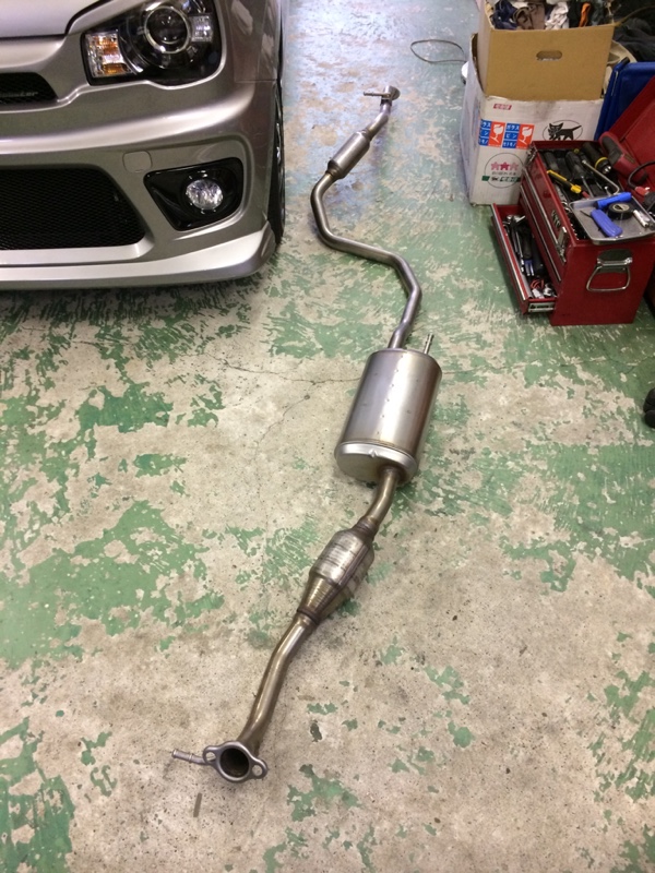 純正マフラー切断（スズキ アルトワークス・HA36S）by カ イ ザ ー