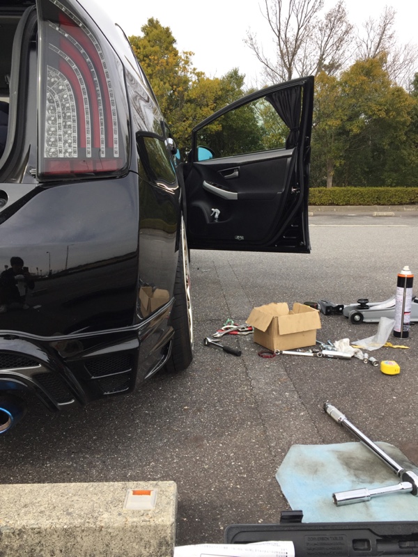 フロントキャンバーボルト取り付け（トヨタ プリウス・30系）by たっく