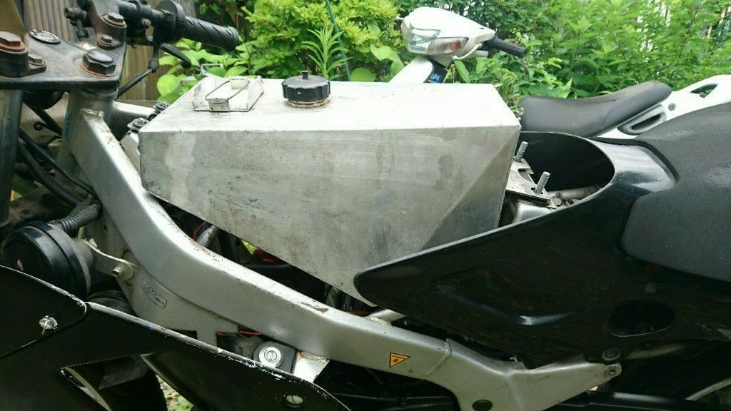 Mh80タンク交換（ホンダ NS-1）by P&F Mo=Dayもとい、もだいです