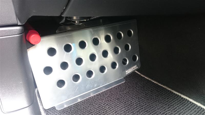 助手席用フットレスト取付け（マツダ RX-8・SE3P）by kzms@みんカラ