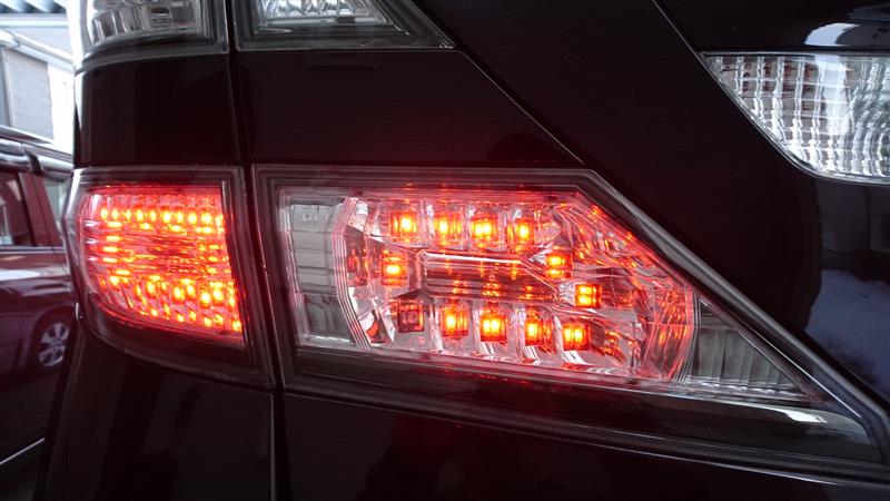 純正テールランプLED玉切れ修理？！（トヨタ ヴェルファイア・20系）by